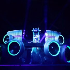 Rusya’da DJ Sona partisi düzenlendi