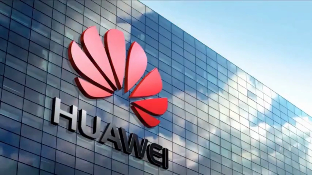 Huawei, Yeni Elektrikli Otomobili Luxeed’i Duyurdu: HarmonyOS 4 ile Donatılacak