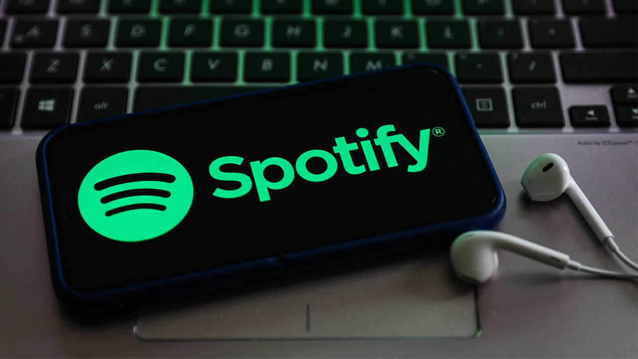 Spotify, Yapay Zekâ Destekli “AI DJ” Özelliğini Onlarca Ülkede Kullanıma Açtı